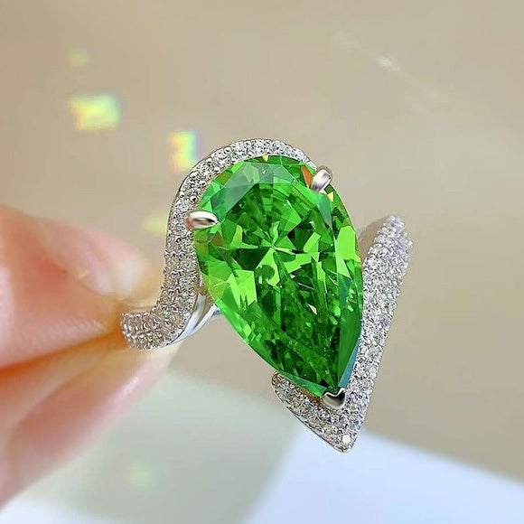 Emerald & White Topaz Ring - خاتم الزمرد والتوباز الابيض