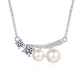 Moissanite Diamond and Pearl Necklace |   قلادة الماس الموزنايت واللؤلؤ