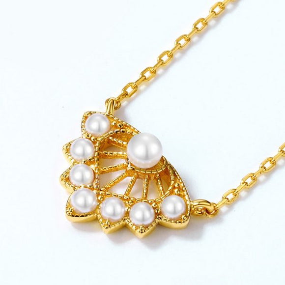 Pearl Necklace - قلادة اللؤلؤ