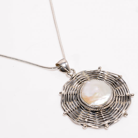 Baroque Pearl & Snake Chain  - قلادة اللؤلؤ