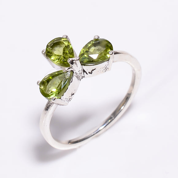 Natural Peridot Raw Gemstone - خاتم حجر الزبرجد