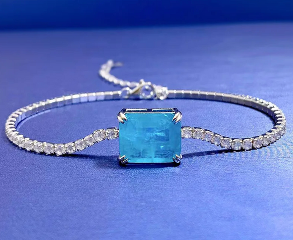 Blue Sapphire  & White Topaz Ring الياقوت الازرق والتوباز الابيض