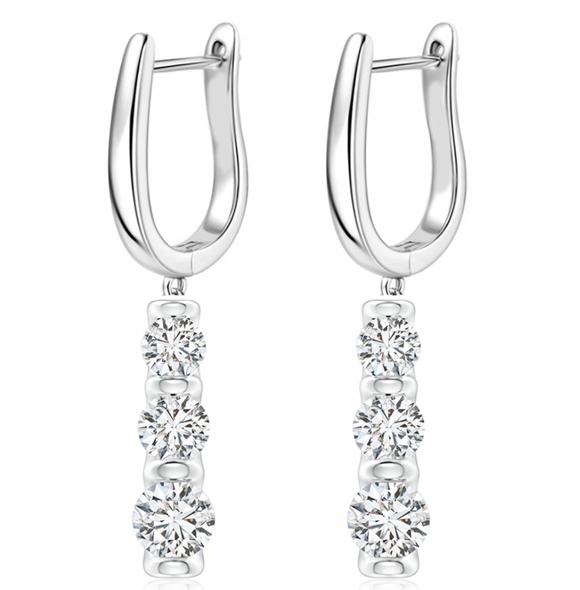 Moissanite Earring- -حلق الماس الموزنايت