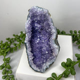 حجر الأمثيست الخام - raw amethyst stone
