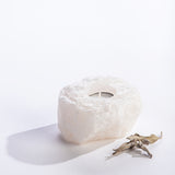 شمعة حجر الكوارتز - quartz stone candle